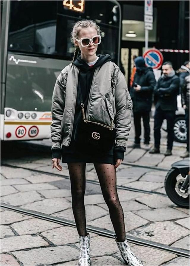 卫衣如何穿搭才好看（几十种冬季卫衣内搭穿法）(120)