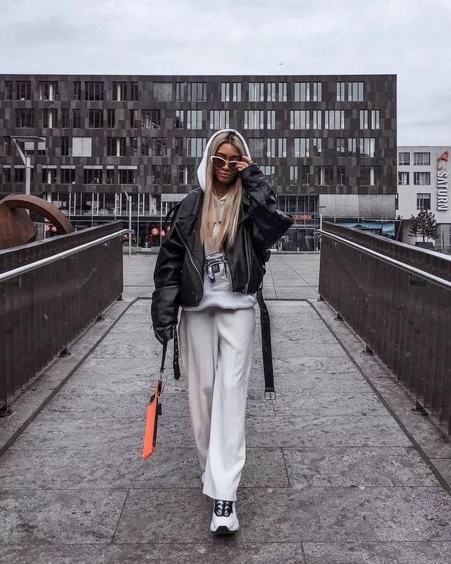 卫衣如何穿搭才好看（几十种冬季卫衣内搭穿法）(85)