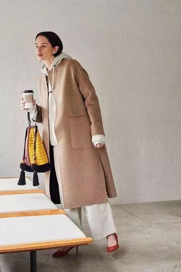 卫衣如何穿搭才好看（几十种冬季卫衣内搭穿法）(14)