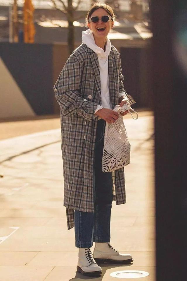 卫衣如何穿搭才好看（几十种冬季卫衣内搭穿法）(31)