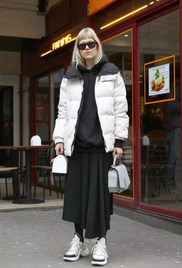 卫衣如何穿搭才好看（几十种冬季卫衣内搭穿法）(52)