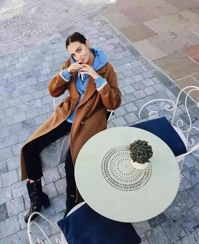 卫衣如何穿搭才好看（几十种冬季卫衣内搭穿法）(40)