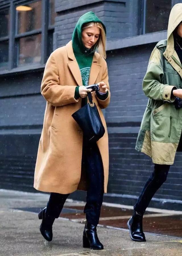 卫衣如何穿搭才好看（几十种冬季卫衣内搭穿法）(41)