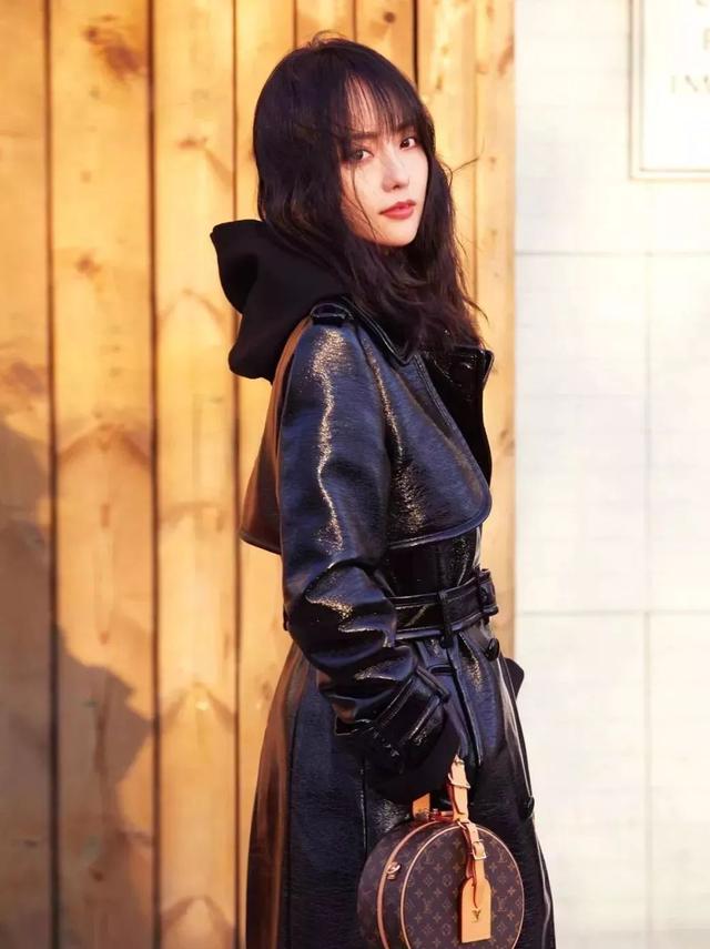 卫衣如何穿搭才好看（几十种冬季卫衣内搭穿法）(8)