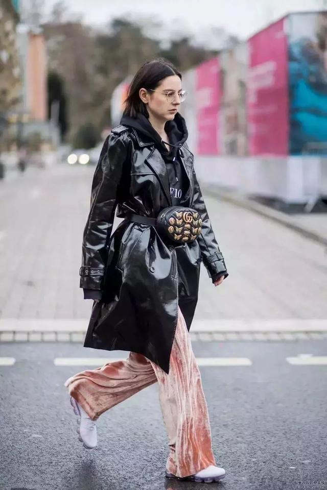 卫衣如何穿搭才好看（几十种冬季卫衣内搭穿法）(46)