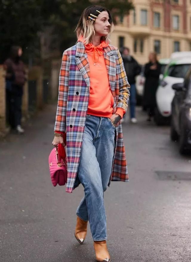 卫衣如何穿搭才好看（几十种冬季卫衣内搭穿法）(44)