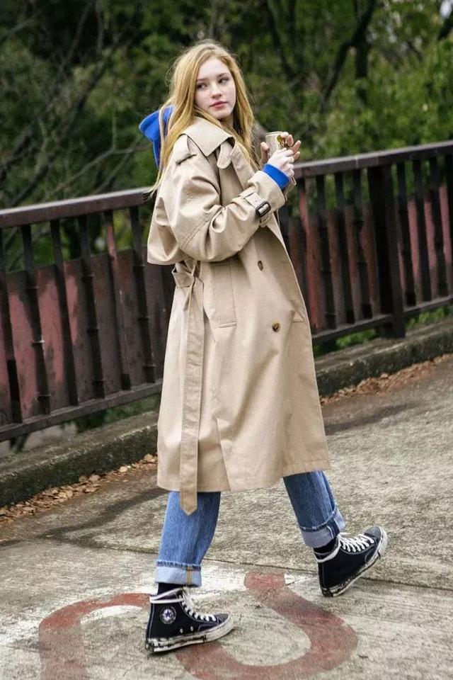 卫衣如何穿搭才好看（几十种冬季卫衣内搭穿法）(19)