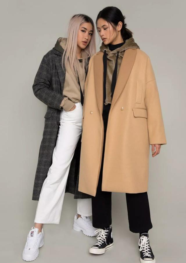 卫衣如何穿搭才好看（几十种冬季卫衣内搭穿法）(24)