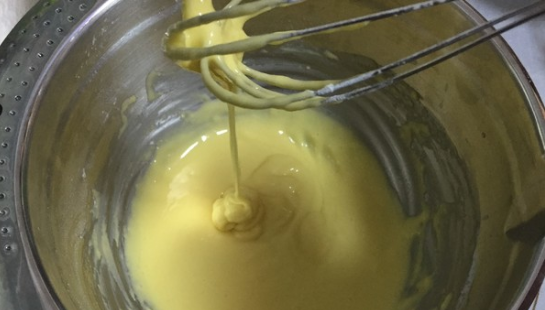 家用烤箱怎样烤蛋糕,家用烤箱烤蛋糕多少度?多少分钟?图4