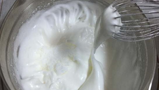 家用烤箱怎样烤蛋糕,家用烤箱烤蛋糕多少度?多少分钟?图7