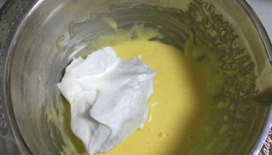 家用烤箱怎样烤蛋糕,家用烤箱烤蛋糕多少度?多少分钟?图9