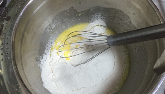 家用烤箱怎样烤蛋糕,家用烤箱烤蛋糕多少度?多少分钟?图3