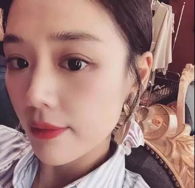 双眼皮比较明显的男明星（割过双眼皮的10位明星）(11)