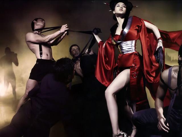 阿朵年轻时有多火了（上春晚凭一曲爆红）(5)