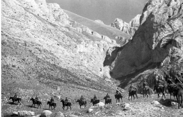 狗熊岭战争历史演变地图(在5000米海拔的高加索山脉)(1)