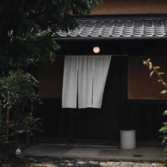 先谋生再谋爱类型壁纸(背景头像先谋生而再谋爱)(1)