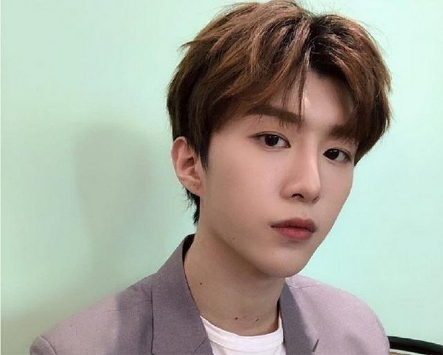 羊毛卷什么发型好看又显年轻(发量多千万不要烫羊毛卷)(9)