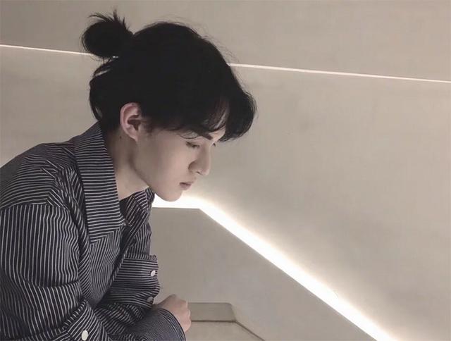 羊毛卷什么发型好看又显年轻(发量多千万不要烫羊毛卷)(11)