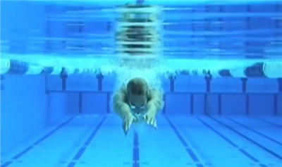 ​蛙泳塌腰的妨害 怎样处理蛙泳塌腰