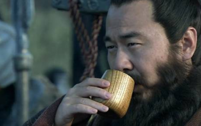 ​如果没有刘备出现的话 关羽会为曹操效命吗