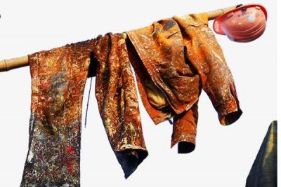 ​油漆渍怎样去除?凉快油涂抹衣服，猪油去除油漆渍效验佳