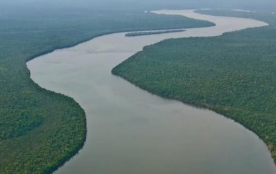 ​亚马孙河发源于，谁知道亚马逊河发源于哪个国家？