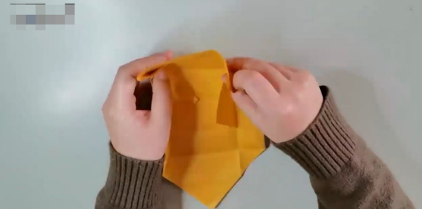 包装纸盒的折法,史上最简单的盒子折法图解图11