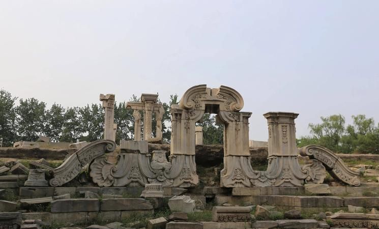 被称为万园之园的是哪个园