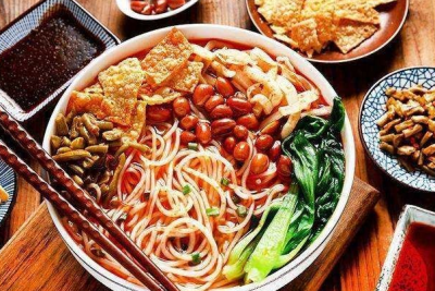 ​中国特性甘旨小吃有哪些?螺蛳粉爆火，周乌鸭巨佳吃