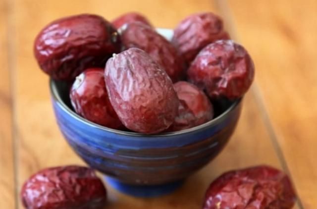 蜂蜜新鲜冬枣茶的做法