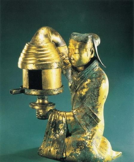 西汉长信宫灯出土于什么地方