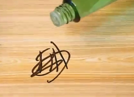 马克笔弄到白色桌子上怎么办,马克笔弄到白色桌子上怎么办 知乎图4