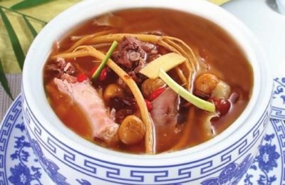 ​兔子放什么炖最有营养,兔肉和什么一起煲汤养生