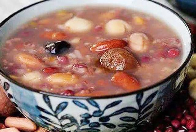 腊八粥水和米的比例是多少,准备到腊八节了,求腊八粥的具体做法,作为一个南方人,我今年想自己做一顿腊八粥尝尝?图2