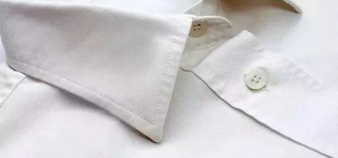 问白色衣服倒上84消毒液竟变红了怎么回事不是漂白的吗怎么办