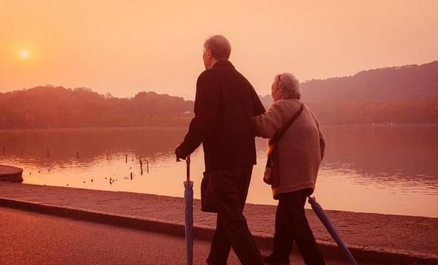 佳偶伴黄昏是怎么回事