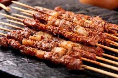 ​干红葡萄酒加洋葱(干红葡萄酒泡洋葱的功效)