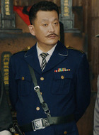 陆悦戎(金晖饰演)