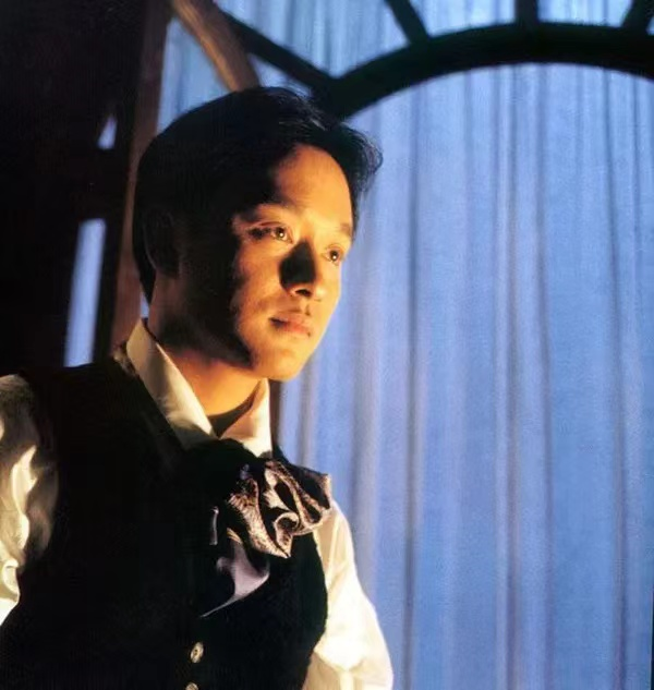 《夜半歌声》:张国荣十年佳作,一部被低估的爱情文艺片