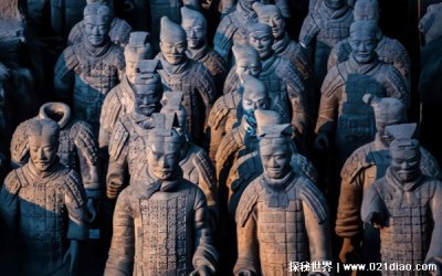 ​兵马俑本来的颜色，多达十几种(神似真人)