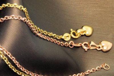 ​18k金和黄金的区别哪个贵？18k金会掉色吗？