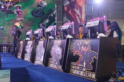 ​世间万物皆系于一箭之上？我看见了艾希的光芒，克己与忠于理想