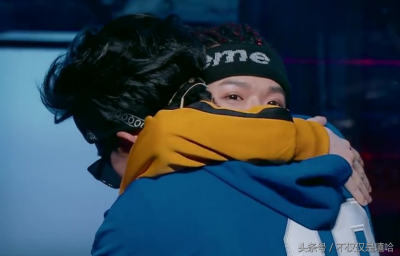 ​黄子韬杨文昊上演碰头杀！细数节目中“韬昊CP”各种杀