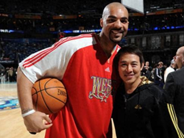 啥叫职业球员？打过两届梦之队的布泽尔用他畸形的姆指告诉你答案