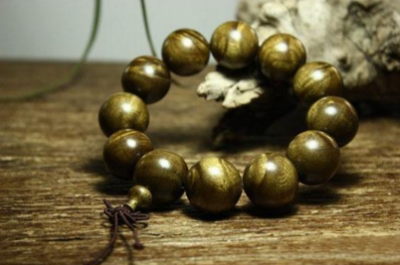 ​金丝楠木手串怎么保养（金丝楠木手串怎么保养！）