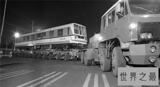 世界上最接近地面的地铁,离地面仅两米却扛住了大地震