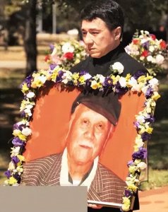 ​成龙原名陈港生，为何儿子姓房？这其中又有怎样的故事？