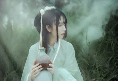 ​故事：侍妾上门挑衅，她忍无可忍将其教训了一顿，他却要杖责她