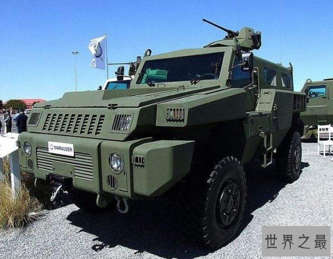 史上最牛无敌战车,打破轮胎也能继续跑50公里