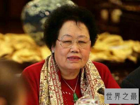 中国女首富杨惠妍，被称为最美女首富，资产达到439亿人民币